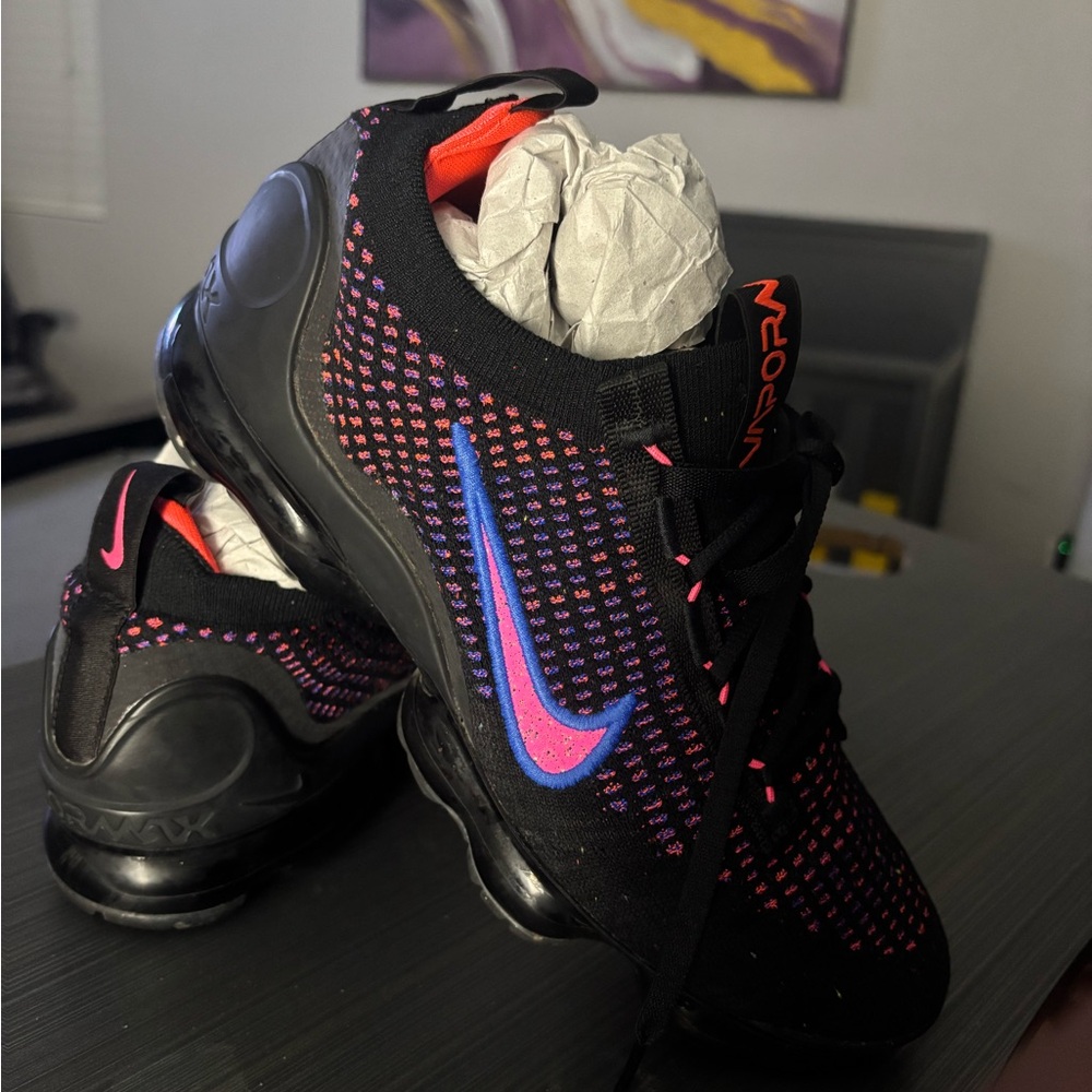 Nike Air VaporMax 2021 Flyknit Sneakers Black Hyper Pink Women’s.